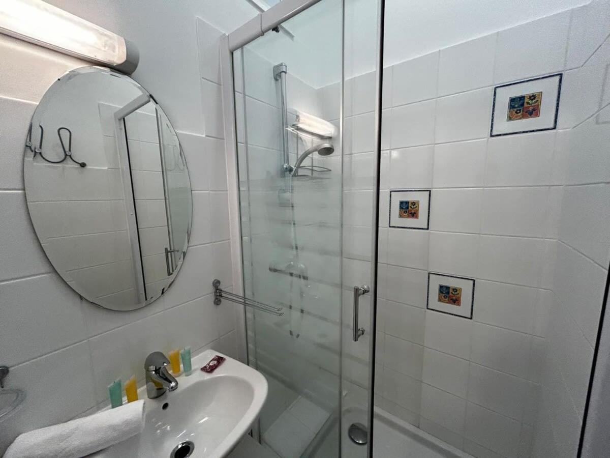 A004 - Bright Rue D'antibes At 300m From Croisette Cannes