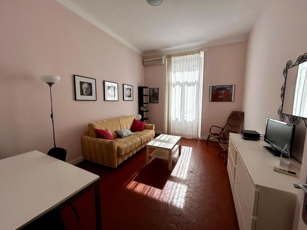 A004 - Bright Rue D'antibes At 300m From Croisette Appartement